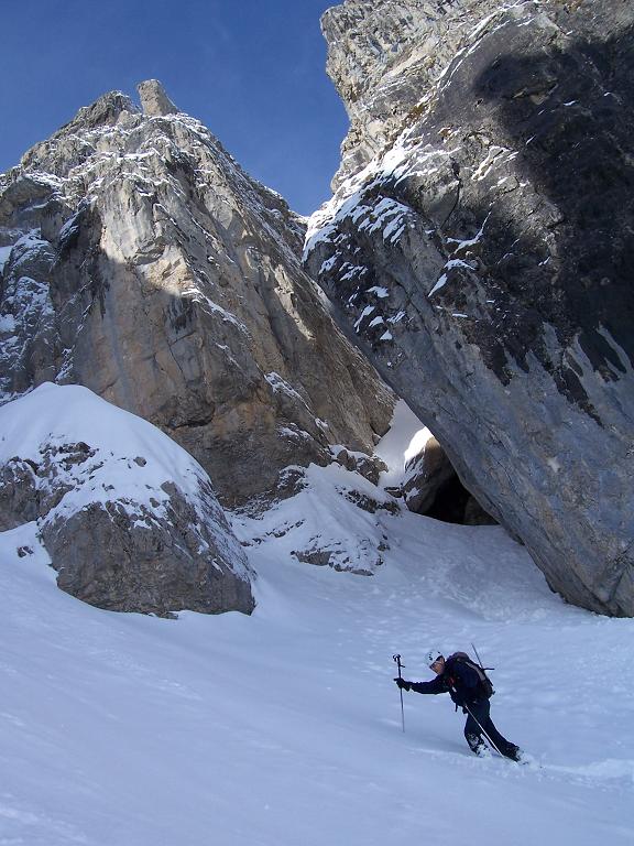 #7 En haut du 2ème couloir : Euh, Jb, t En haut du 2ème couloir : Euh, Jb, t'as une tour de calcaire de 500 tonnes qui te tombe dessus! Ambiance on vous dit!