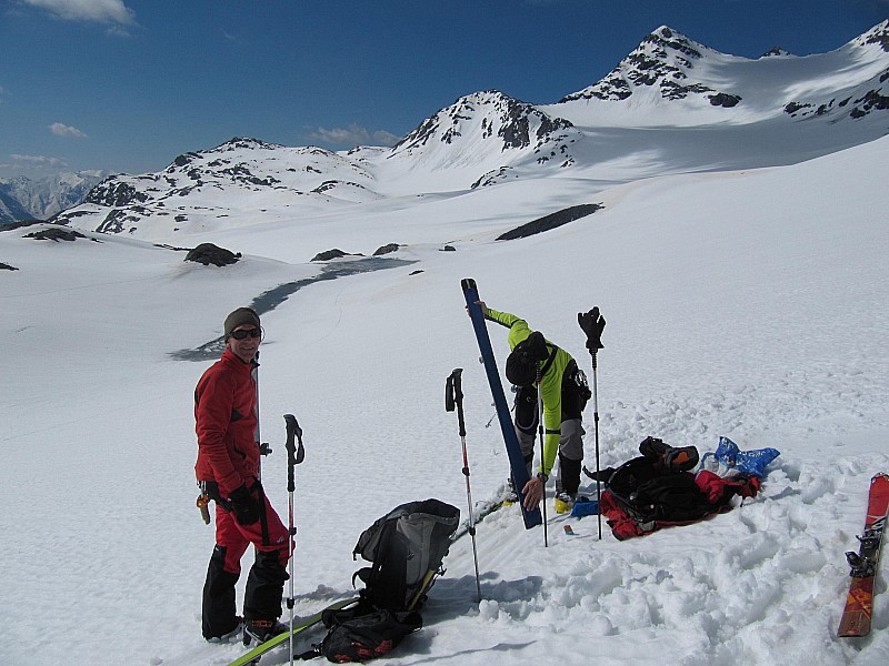 #5 Fin de la descente : Il faut penser à repeauter pour le col de Lory. Fin de la descente : Il faut penser à repeauter pour le col de Lory.