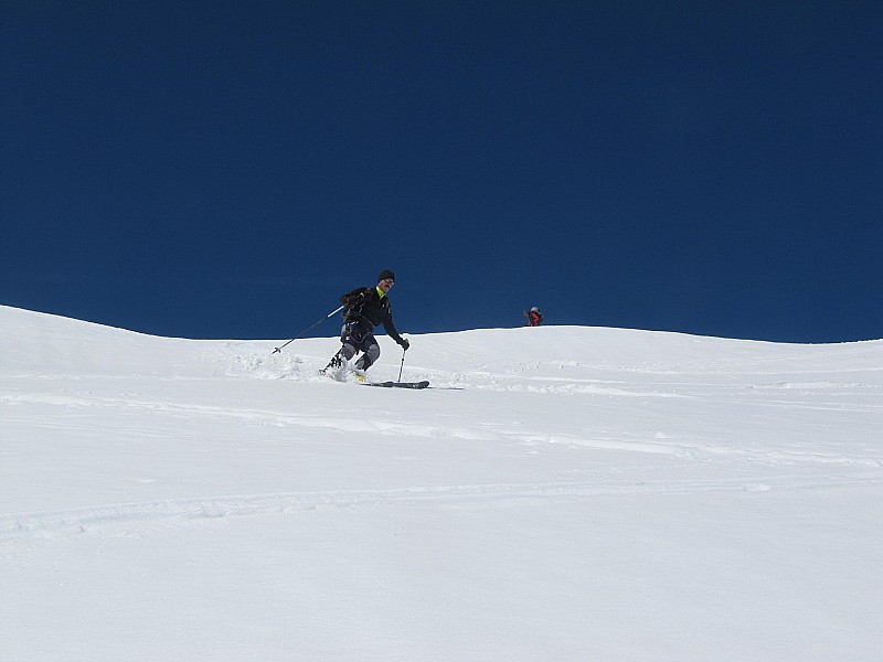 #8 La descente : en neige un poil lourde mais agréable malgré la chaleur. La descente : en neige un poil lourde mais agréable malgré la chaleur.