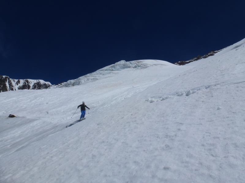 #16 Lee Blanche face N : quelques crevasses apparentes, dans le bas de la face Lee Blanche face N : quelques crevasses apparentes, dans le bas de la face