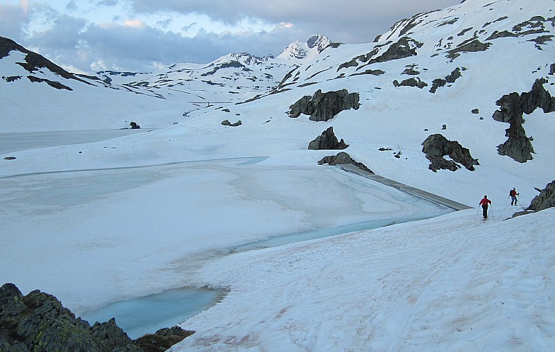 #4 départ du refuge : plus question de traverser le lac! départ du refuge : plus question de traverser le lac!