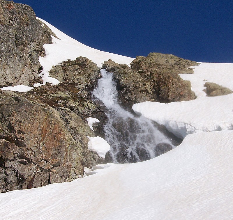 #6 Taillefer Pyramide : cascade éphémère Taillefer Pyramide : cascade éphémère