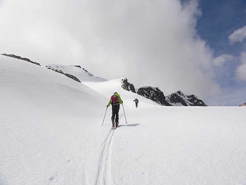 #2 Cimes de la Cochette 2 : Vallon supérieur qui remonte vers le sommet au fond. Cimes de la Cochette 2 : Vallon supérieur qui remonte vers le sommet au fond.
