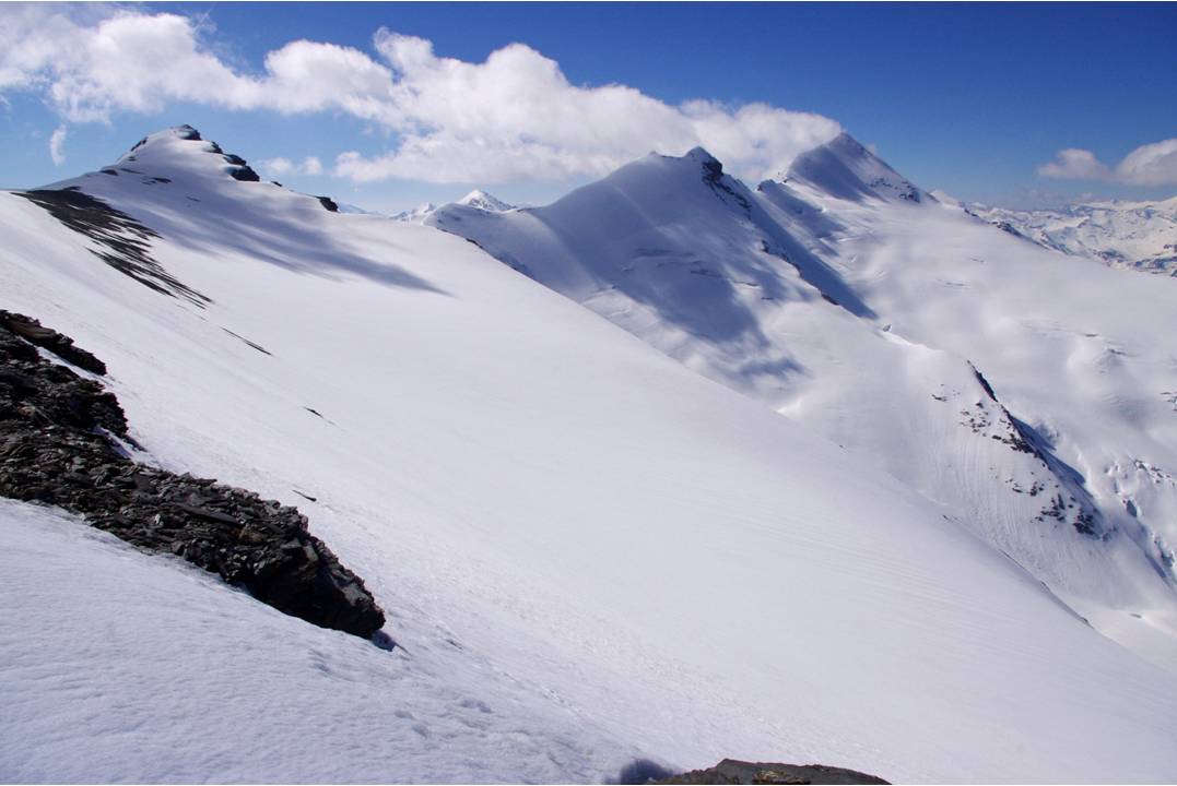 #6 Nancruet et les Sassières : Enfilade de beaux grands sommets frontaliers: Pointe du Nancruet, Petite Sassière, Grande Sassière. Nancruet et les Sassières : Enfilade de beaux grands sommets frontaliers: Pointe du Nancruet, Petite Sassière, Grande Sassière.