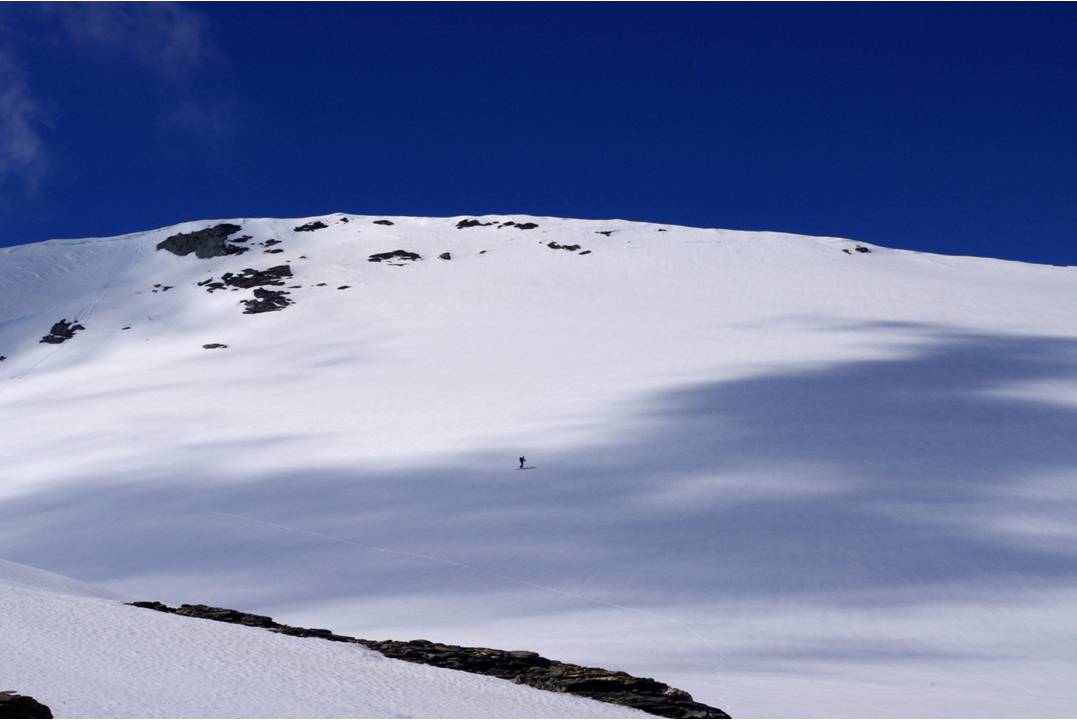 #4 Sous les Plattes : Jolie trace ascendante de Pierre, pour rejoindre l Sous les Plattes : Jolie trace ascendante de Pierre, pour rejoindre l'arête des Plattes.