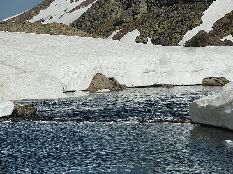 #8 1er lac du Domenon : Une bonne idée de l 1er lac du Domenon : Une bonne idée de l'épaisseur de neige