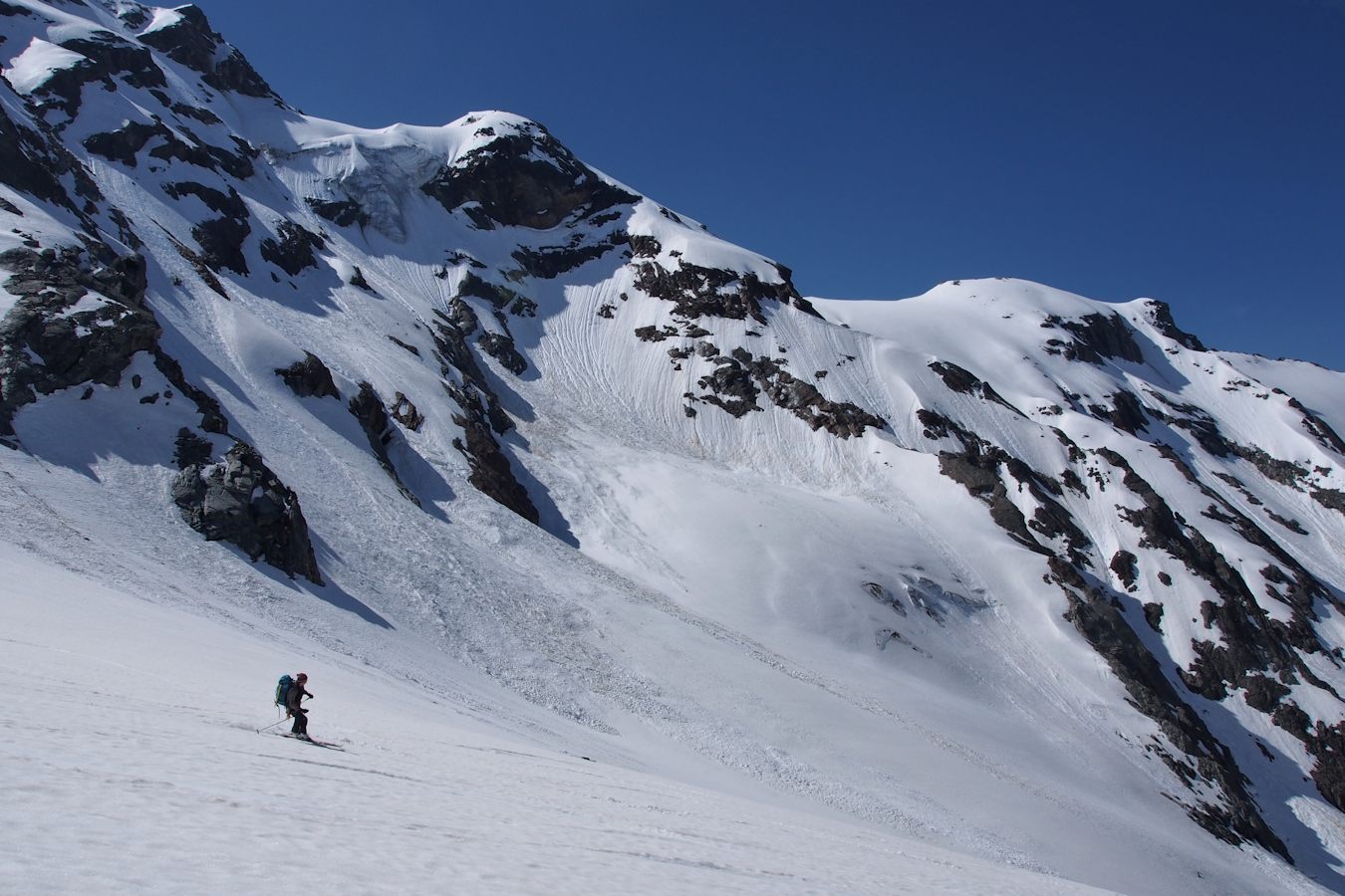 #17 Vers 2800 m : Ski prudent sur une neige pas suffisamment transformée. Vers 2800 m : Ski prudent sur une neige pas suffisamment transformée.