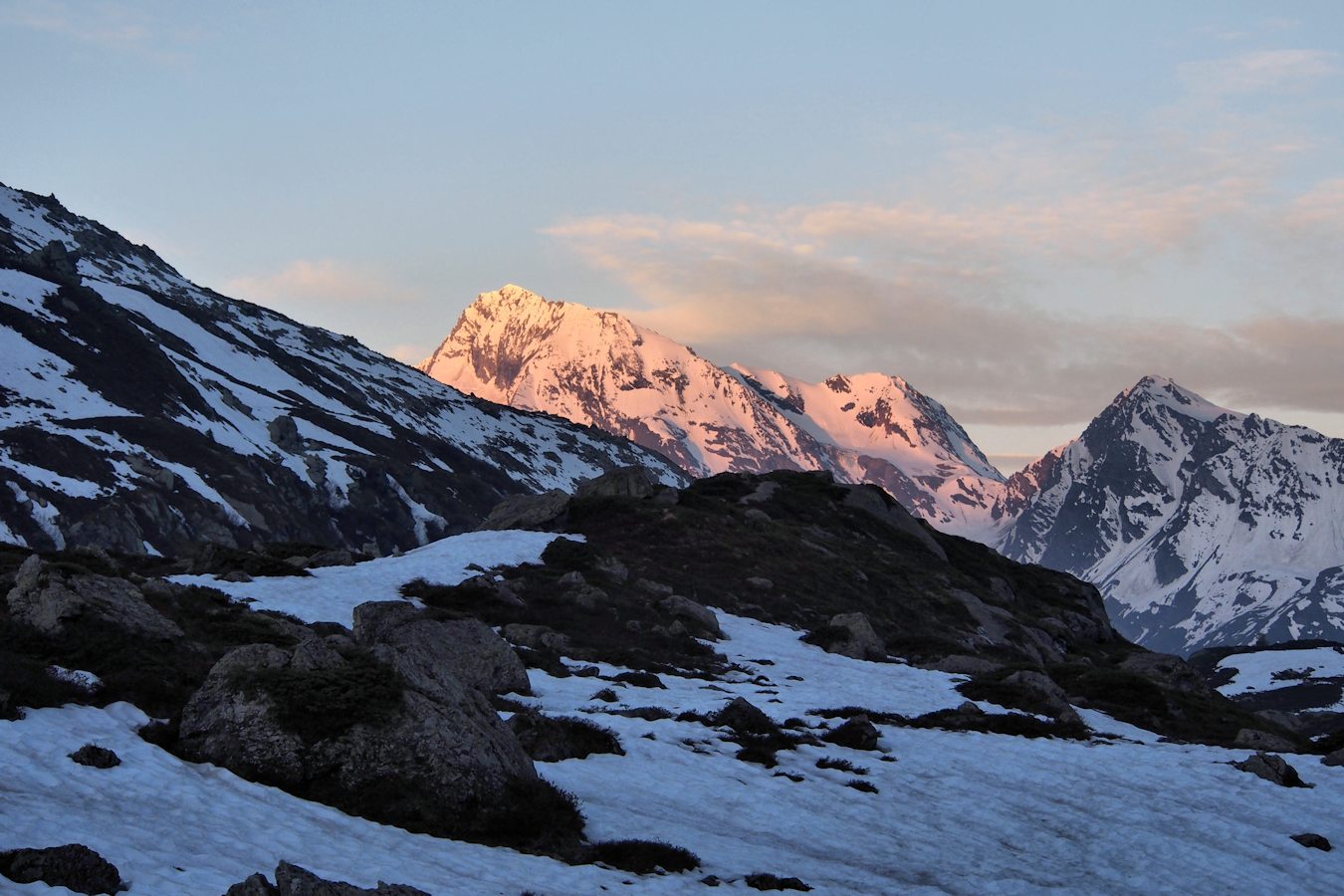 #1 Premières lumières : Lever de soleil sur le Mont Turia. Premières lumières : Lever de soleil sur le Mont Turia.