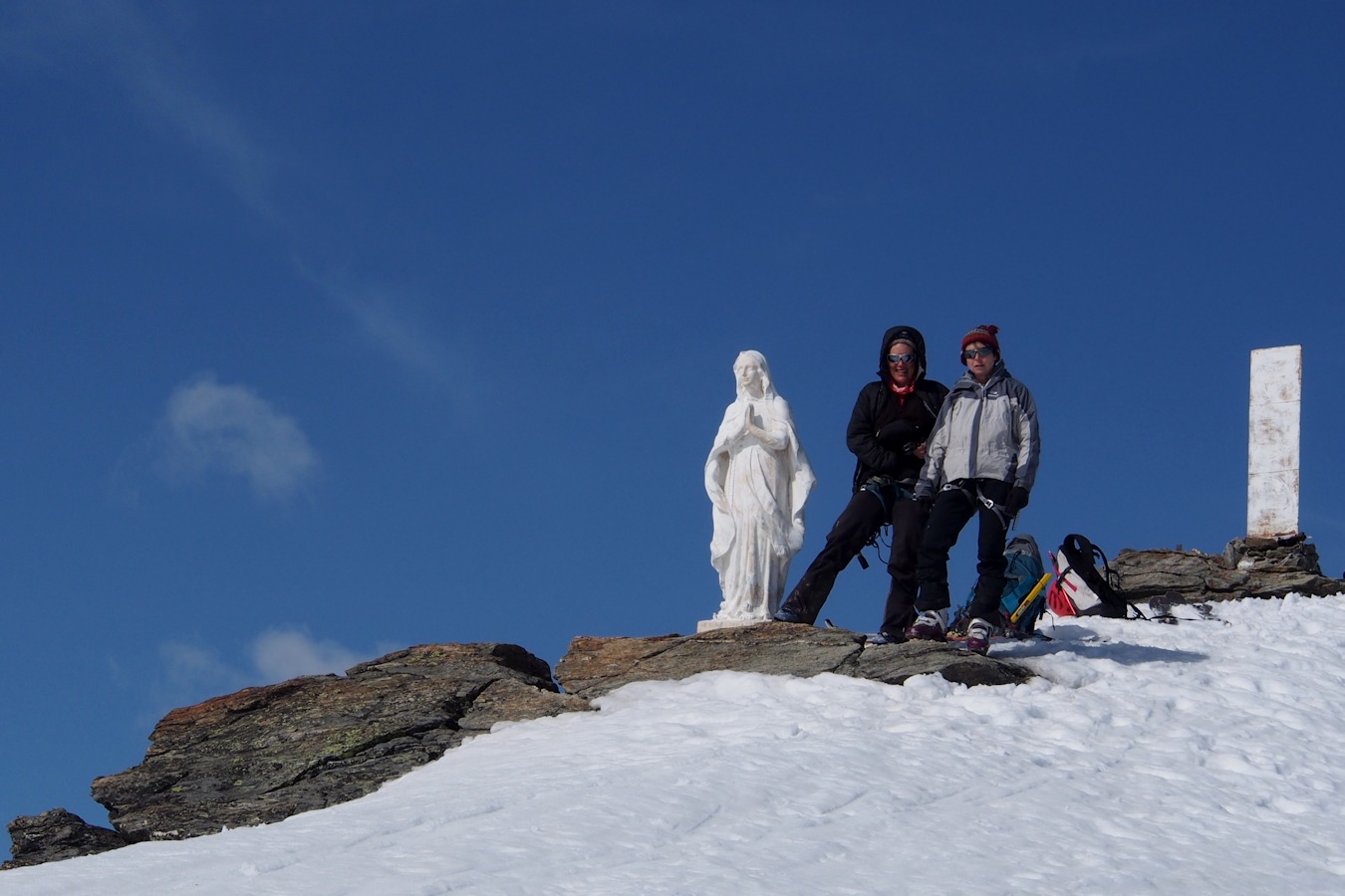 #9 Retrouvailles au sommet : Anne et Isa en bonne compagnie. Retrouvailles au sommet : Anne et Isa en bonne compagnie.