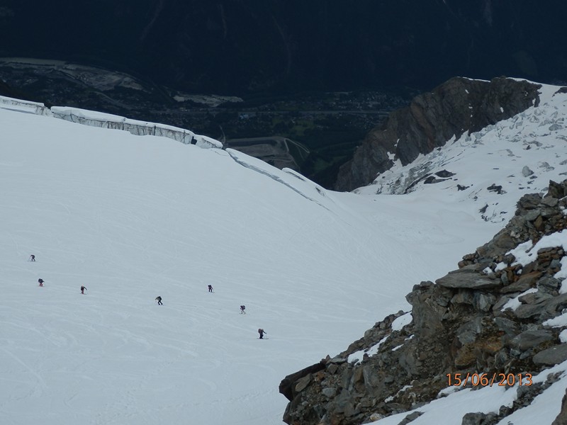 #18 Refuge : les derniers arrivent, cela devrait être bon pour avoir un lit au refuge Refuge : les derniers arrivent, cela devrait être bon pour avoir un lit au refuge