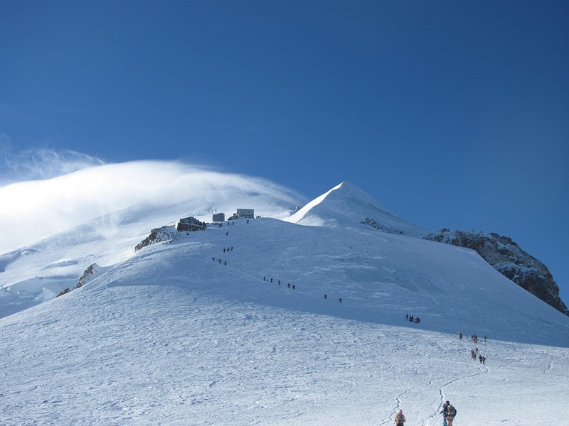 #32 Vers le Refuge Vallot : encore plus la foule avec les alpinistes venant du refuge du Goûter Vers le Refuge Vallot : encore plus la foule avec les alpinistes venant du refuge du Goûter