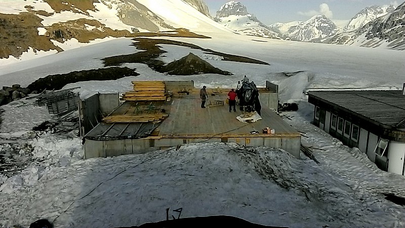 Vue du chantier : Beaucoup de neige pour redémarrer le chantier