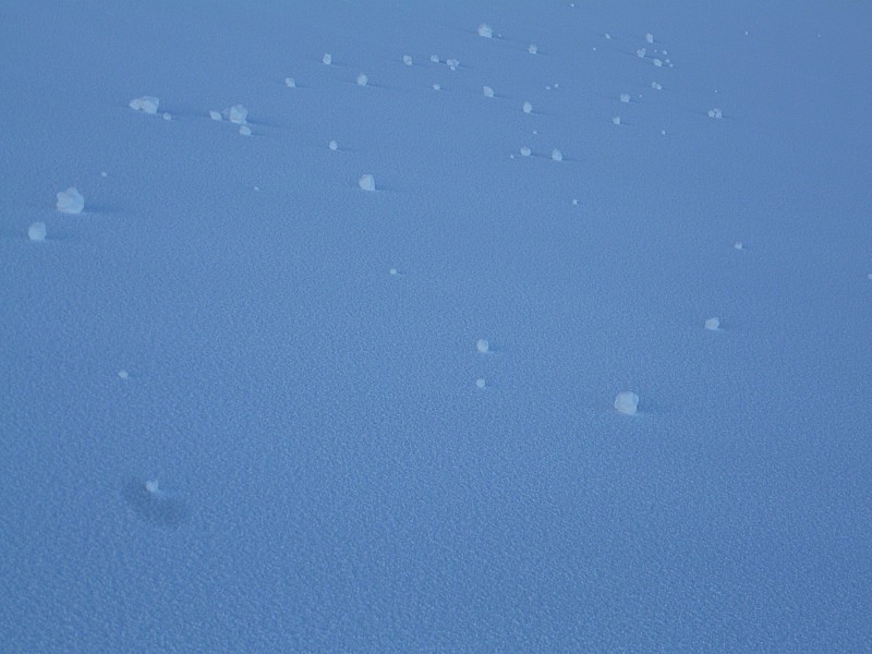 #8 Glacier des glaciers : Lisse à part ces qques boules de décoration Glacier des glaciers : Lisse à part ces qques boules de décoration