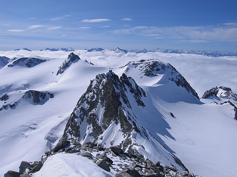 Depuis le sommet : Beau panorama sur la suite!!!