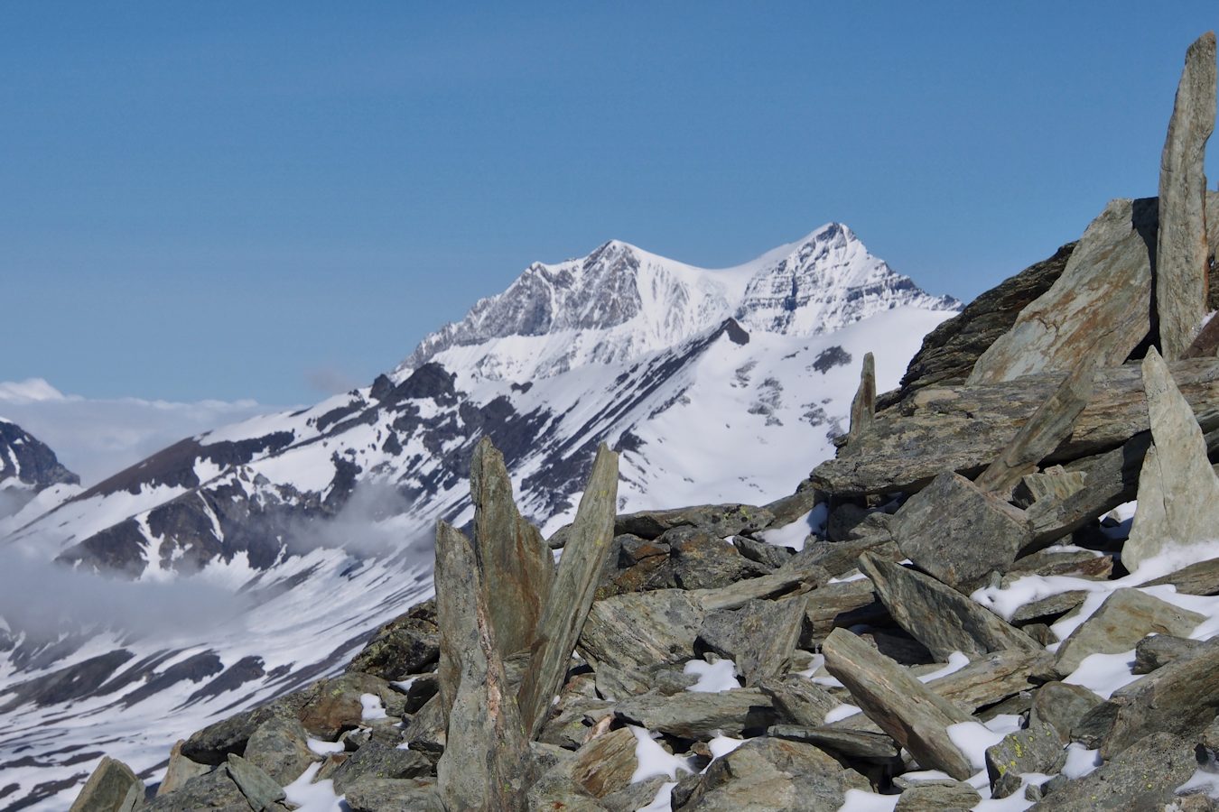 #19 La Grande Casse : Derrière la crête de la Sana. La Grande Casse : Derrière la crête de la Sana.