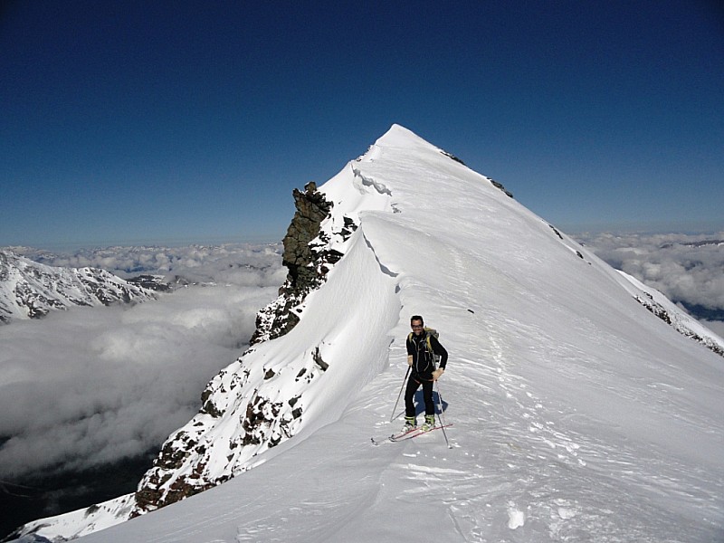 Mont Pourri : Philippe arrive au col des Roches.