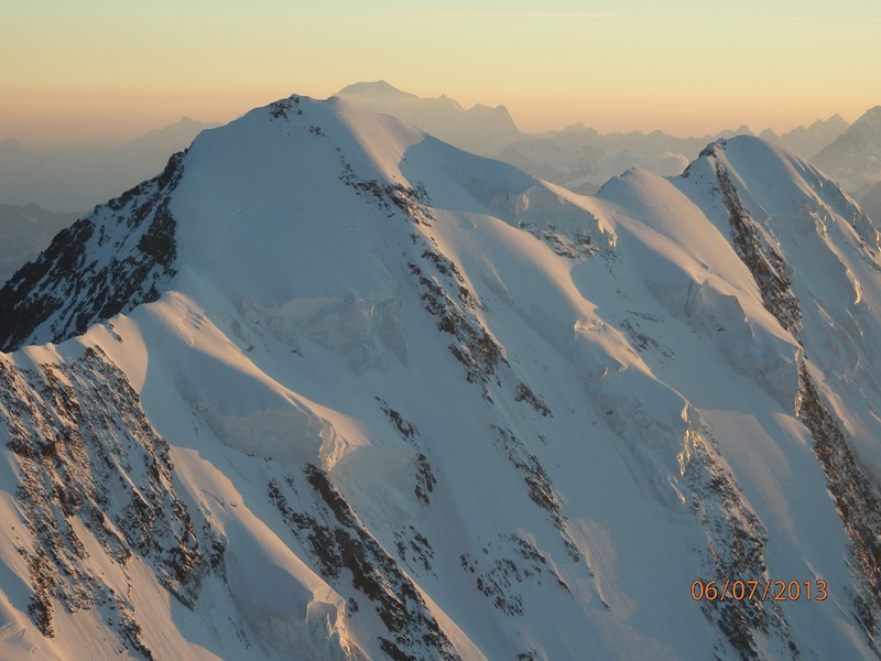 Coucher de soleil : sur le Lyskamm et Mont-Blanc en arrière plan