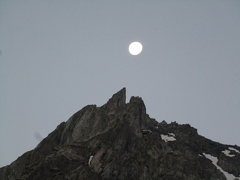 #6 Dent du Pra : Bilboquet avec la lune Dent du Pra : Bilboquet avec la lune