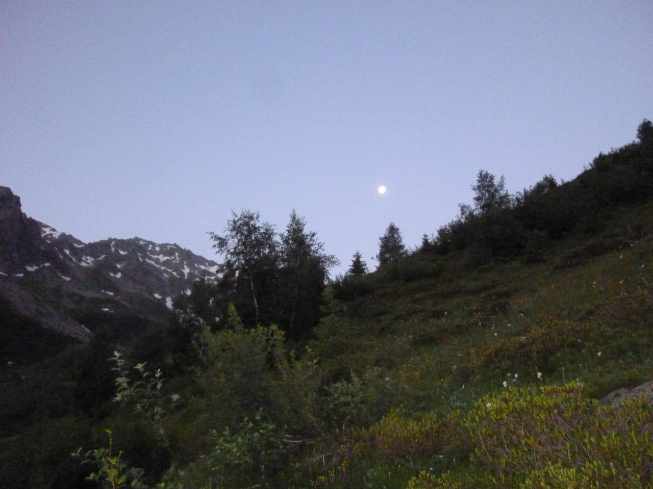 #1 Six heure du matin : 6 heures le jour se lève juste, 16°c au thermomètre Six heure du matin : 6 heures le jour se lève juste, 16°c au thermomètre