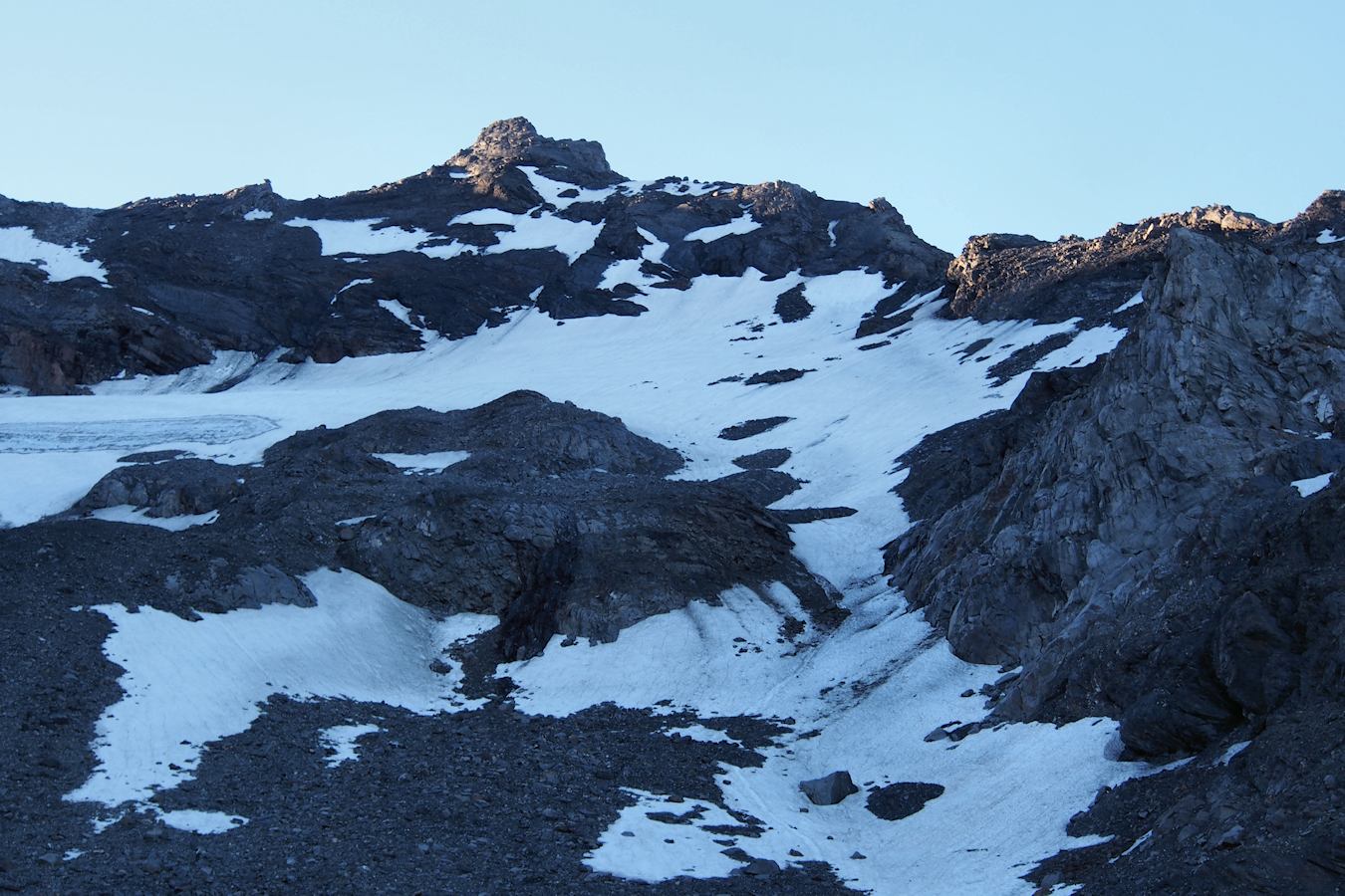 20 minutes plus tard : La neige en versant Nord de la Pointe de Thorens.