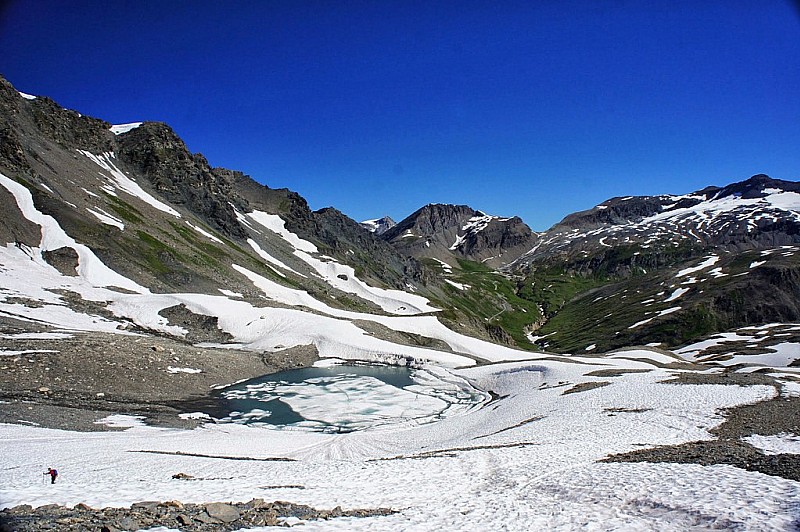 Le lac de l'ancien glacier de la Jave
