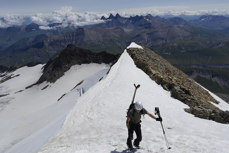 #5 Jb en termine : Sur l Jb en termine : Sur l'arête finale, les aiguilles tricotent derrière