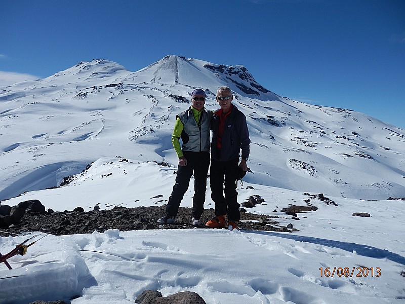 Sommet : Le binôme chilien Yves et Didier au sommet du Cerro Pirigallo