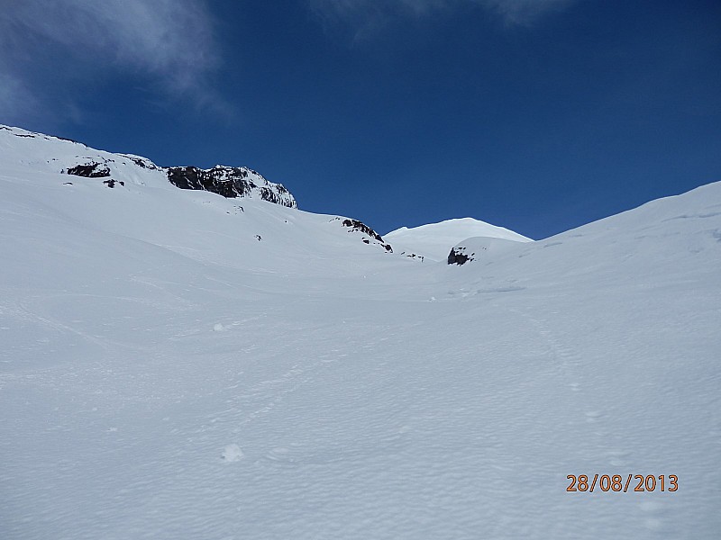 L'itinéraire de notre descente : depuis le sommet, dans le vallon à gauche de Piedra Blanca