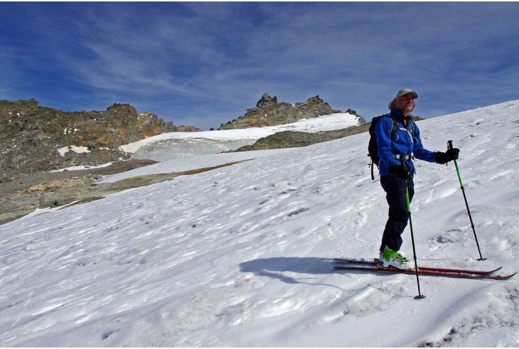 #10 Bramafan et Mezzenile : En arrière fond, La Tour Bramafan et la Pointe Mezzenile... séparés par le Col de la Gura... haut lieu de convergences Grenoble / Torino, façon "ripido" tout de même. Bramafan et Mezzenile : En arrière fond, La Tour Bramafan et la Pointe Mezzenile... séparés par le Col de la Gura... haut lieu de convergences Grenoble / Torino, façon "ripido" tout de même.