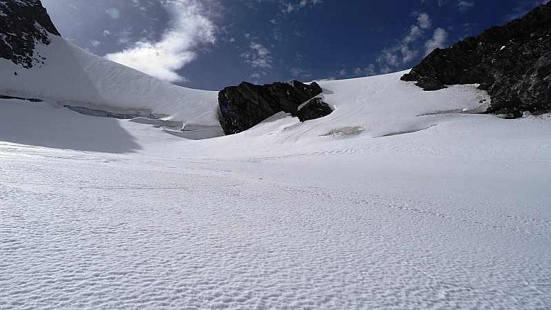 #11 rimaye : la rimaye est bien bouchée, on peut voir les traces de descente rimaye : la rimaye est bien bouchée, on peut voir les traces de descente