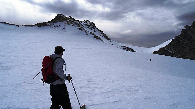 #13 Mont de Gébroulaz : Xavier devant le Col et le Mont de Gébroulaz Mont de Gébroulaz : Xavier devant le Col et le Mont de Gébroulaz