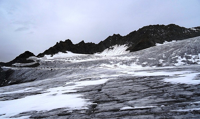#15 glacier de Chavière : Aiguilles des Saint-Pères et Roc des St-Pères, l glacier de Chavière : Aiguilles des Saint-Pères et Roc des St-Pères, l'est sec le glacier là...