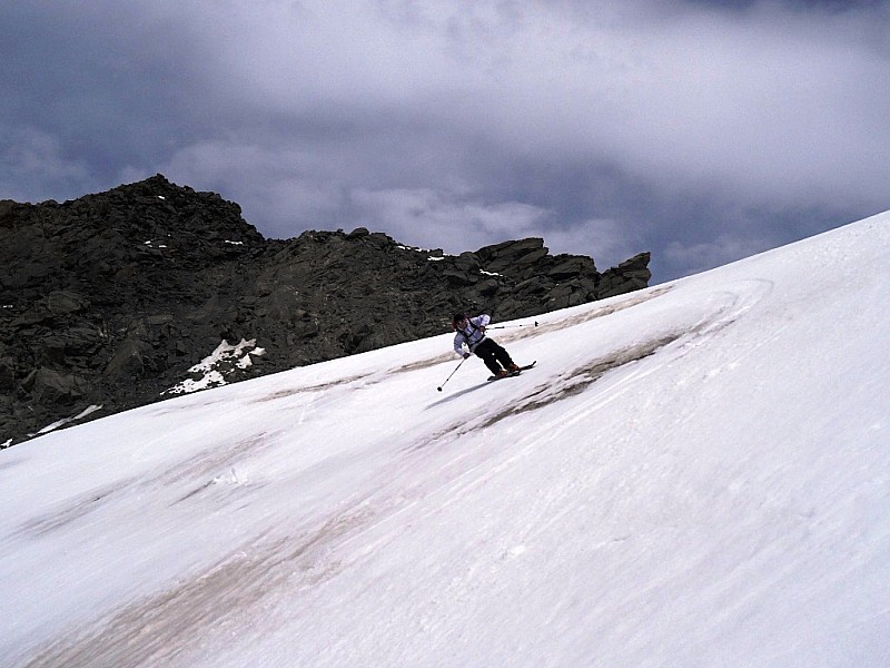 #14 col de Gébroulaz : Xavier qui engage au départ du col de Gébroulaz sur une belle moquette. col de Gébroulaz : Xavier qui engage au départ du col de Gébroulaz sur une belle moquette.