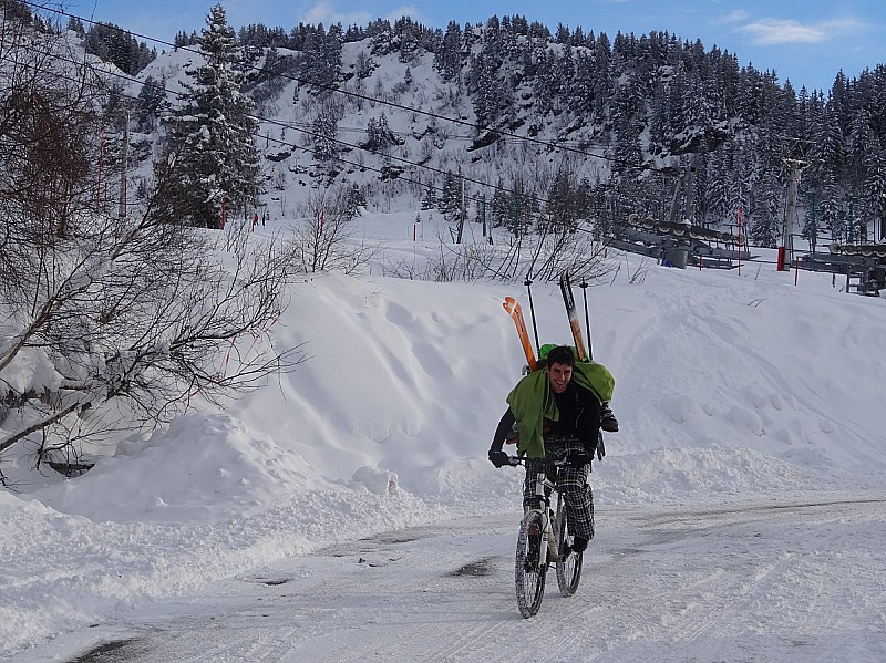 #1 Arrivée de Cherpa au Collet : Le-beau-jeu. Arrivée de Cherpa au Collet : Le-beau-jeu.