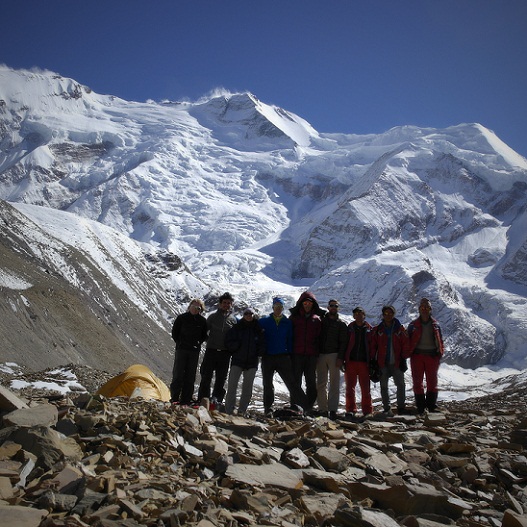 #4 ABC - 4800m : toute l ABC - 4800m : toute l'équipe lors du 1er portage au ABC - 4800m