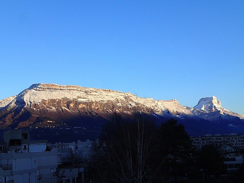 Vu de ma fenêtre : Chartreuse blanche AOC 2014 ...
Viiiiiiiteu !!!!