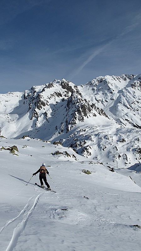 Pic du pin : Première descente avec la suite du tour en trame de fond