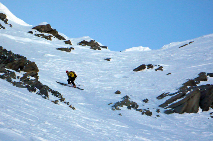 Couloir NE : Pïerre dans l'étroiture en haut du couloir.