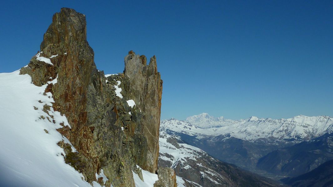#9 Mont Blanc : le Cheval Noir essaie de lui faire concurrence Mont Blanc : le Cheval Noir essaie de lui faire concurrence