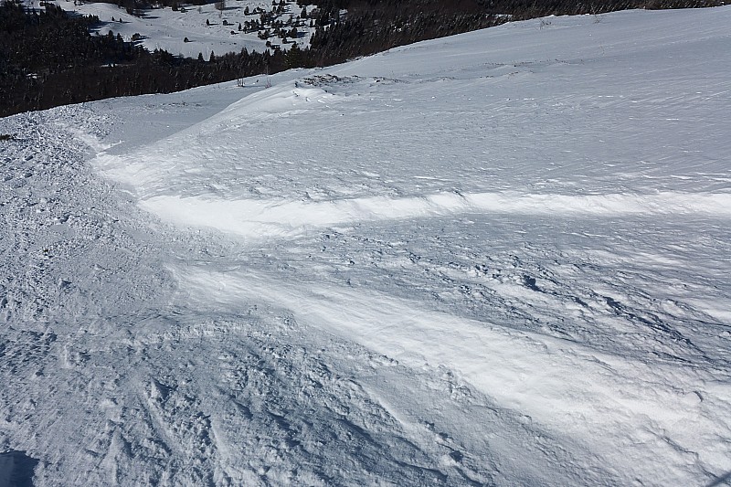 #3 Couches : 2 couches sont clairement visibles. Pourtant il n Couches : 2 couches sont clairement visibles. Pourtant il n'a neigé que qq heures.