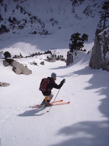 #3 Couloir E : Serge au milieu du couloir, moquette 4* Couloir E : Serge au milieu du couloir, moquette 4*