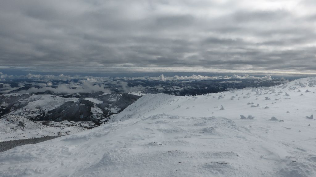 #12 Les nuages reviennent : Au sommet de la Haute Loire Les nuages reviennent : Au sommet de la Haute Loire