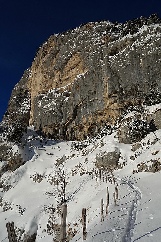 #9 Sous les falaises : Calme et volupté. Sous les falaises : Calme et volupté.