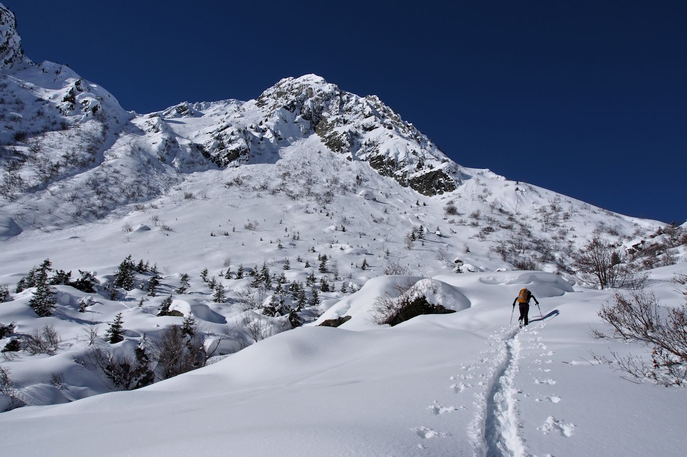 #6 Haut de la Combe des Reisses : Florence donne son maximum à la trace. Haut de la Combe des Reisses : Florence donne son maximum à la trace.
