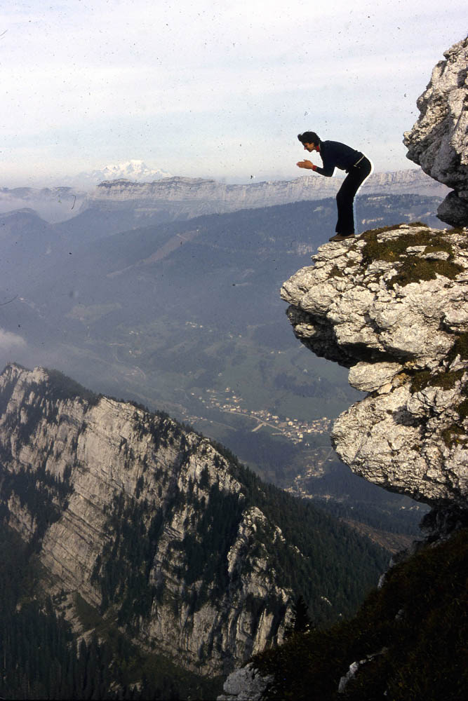 #11 Un petit Saut pour finir : Bon c Un petit Saut pour finir : Bon c'est pas en ski, mais je ne le ferai pas avec la neige