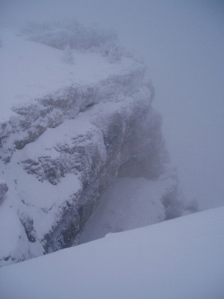 #3 Brêche Arnaud : Au niveau de la brêche, formation de corniches impressionnantes Brêche Arnaud : Au niveau de la brêche, formation de corniches impressionnantes