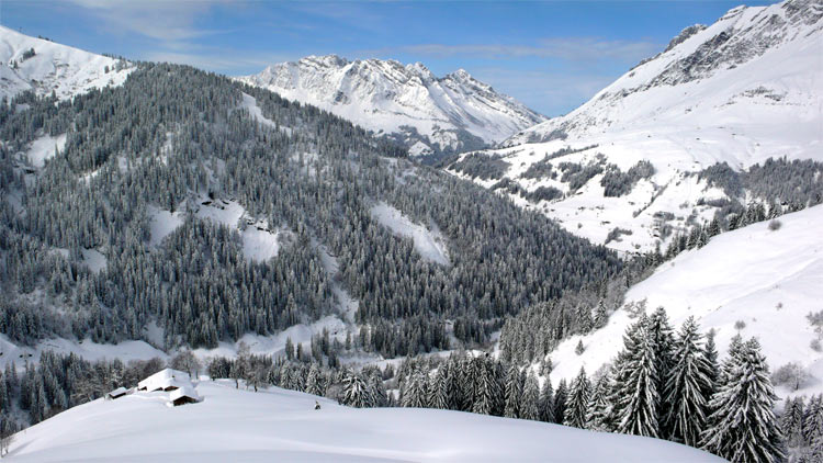#3 Prise Nouvelle : Les belles pentes qui descendent sur Prise Nouvelle et les chalets du Char. Prise Nouvelle : Les belles pentes qui descendent sur Prise Nouvelle et les chalets du Char.