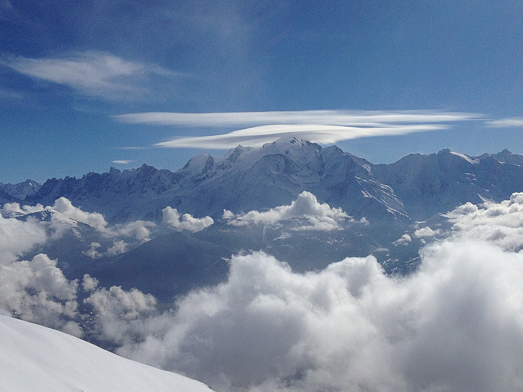 le Mont-Blanc et son chapeau : Le beau temps sera de courte durée...