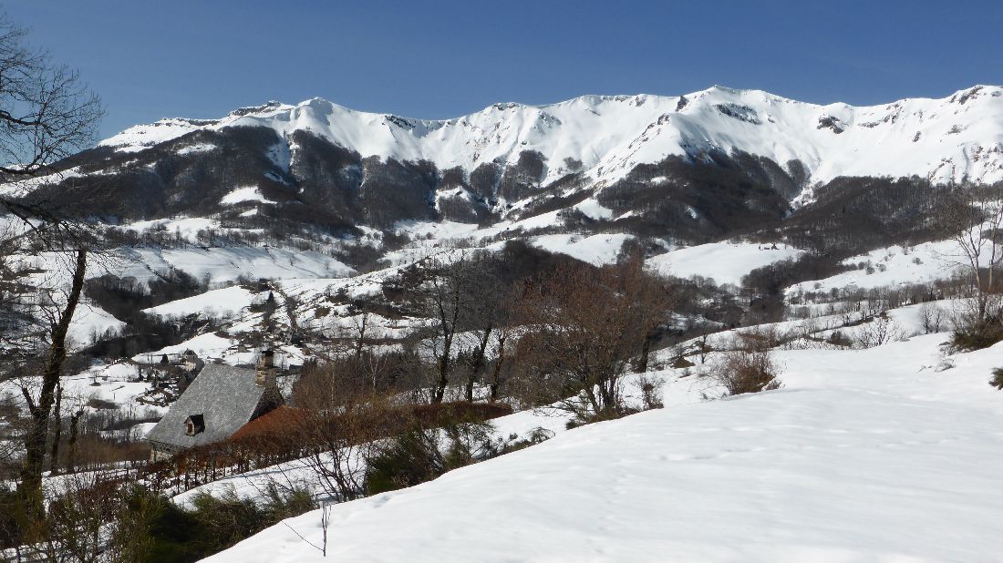 #15 Vallée de la Jordanne : Du côté de Fournal, le point bas de la boucle. Vallée de la Jordanne : Du côté de Fournal, le point bas de la boucle.