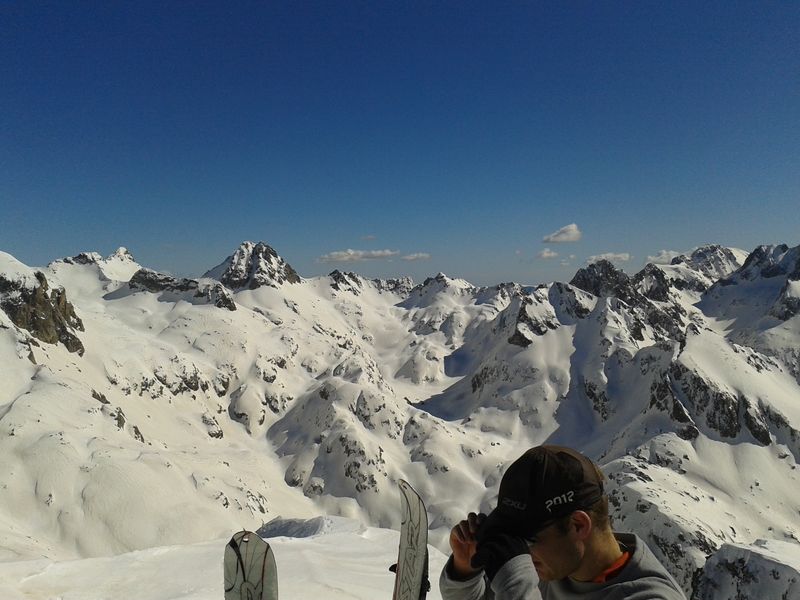 Au sommet : Vue panoramique vers le Montolivo